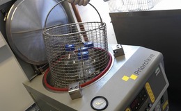 Priorclave offers a full range of top-loading vertical autoclaves